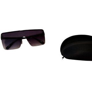 Fashionable Sunglasses - Women's with Case